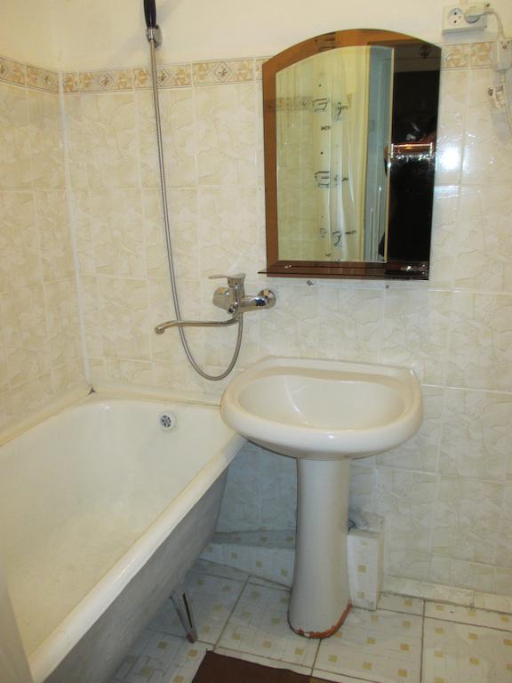 Otel Issyk-Kul קראקול חדר תמונה